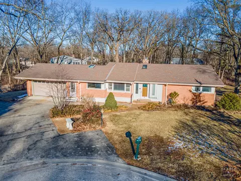 17 Wehrheim Rd, Deer Park, IL 60010
