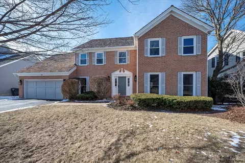 84 Verne Cir, Barrington, IL 60010