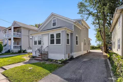 232 N 4th St, Aurora, IL 60505