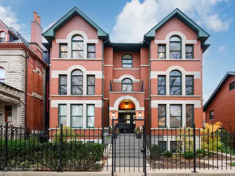 2119 W Evergreen Ave #2W, Chicago, IL 60622
