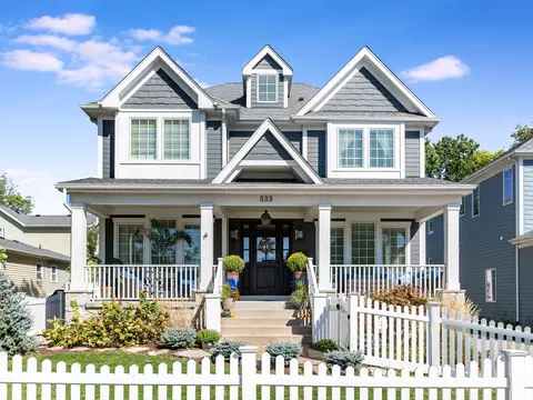 533 Jackson Ave, Naperville, IL 60540