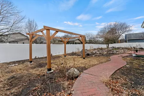 265 N Lyle Ave, Elgin, IL 60123 photo 25