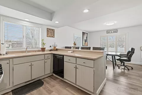 265 N Lyle Ave, Elgin, IL 60123 photo 9