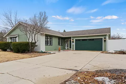 265 N Lyle Ave, Elgin, IL 60123