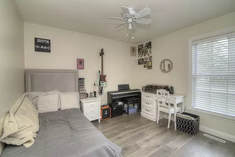 Bedroom - 3503 Vine St, Mchenry, IL 60050 photo 2 of 2