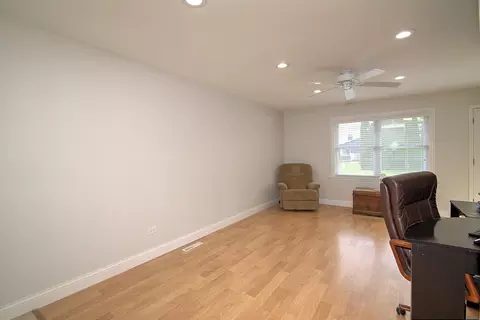 Living - 3503 Vine St, Mchenry, IL 60050 photo 4 of 4