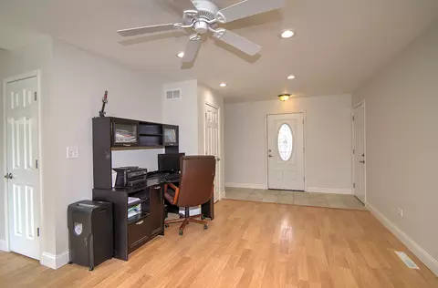 Entry Way - 3503 Vine St, Mchenry, IL 60050 photo 2 of 2