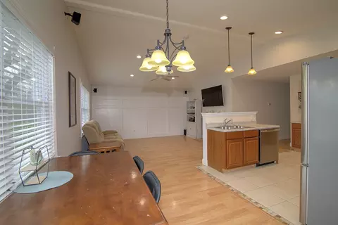 Dining - 3503 Vine St, Mchenry, IL 60050 photo 1 of 1