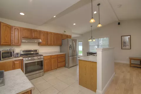 Kitchen - 3503 Vine St, Mchenry, IL 60050 photo 2 of 4