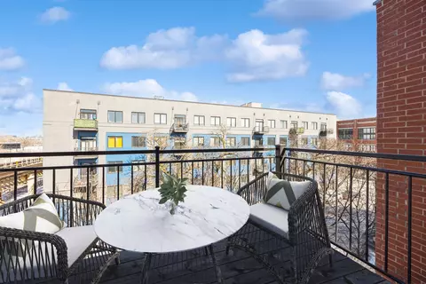 Exterior - 21 E 26th St #5, Chicago, IL 60616 photo 1 of 3