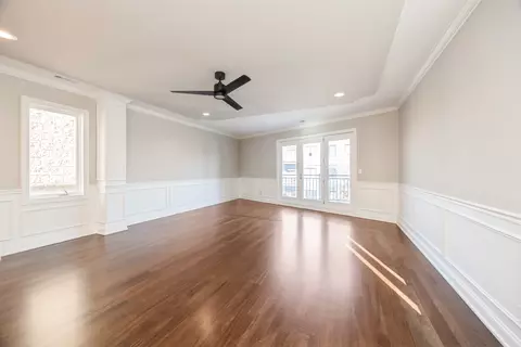 Living - 21 E 26th St #5, Chicago, IL 60616 photo 3 of 4