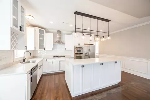 Kitchen - 21 E 26th St #5, Chicago, IL 60616 photo 2 of 2
