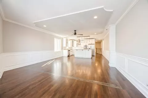 Living - 21 E 26th St #5, Chicago, IL 60616 photo 4 of 4