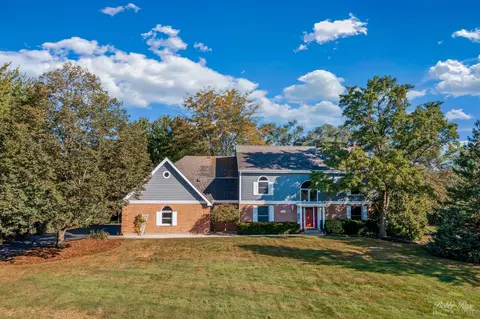 28898 W Rivers Edge Dr, Cary, IL 60013