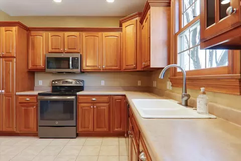 Kitchen - 2685 Chandler Dr, Normal, IL 61761 photo 2 of 4