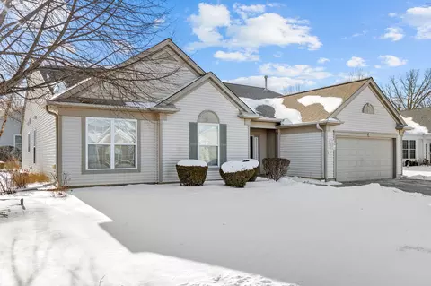 11371 Greenway Dr, Huntley, IL 60142