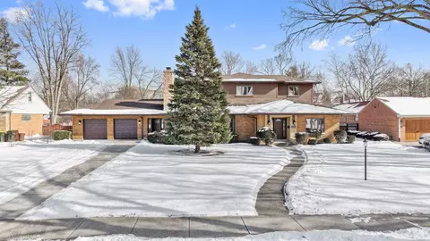 363 Uvedale Rd S, Riverside, IL 60546