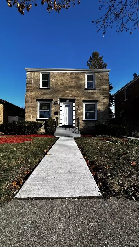 227 Geneva Ave, Bellwood, IL 60104