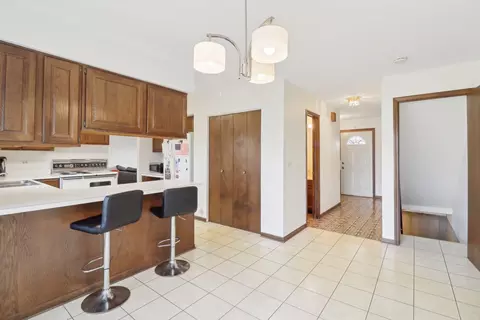 966 Edward St, Wheeling, IL 60090 photo 15