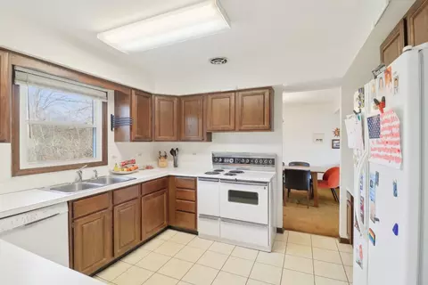 966 Edward St, Wheeling, IL 60090 photo 11