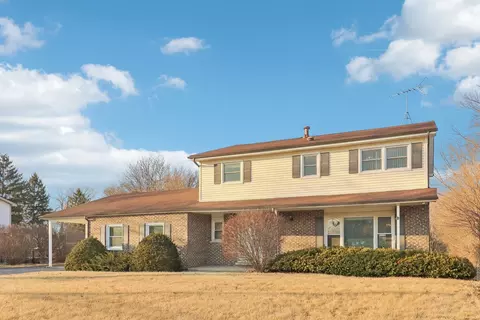 966 Edward St, Wheeling, IL 60090 photo 2