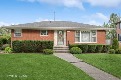 8825 Oketo Ave, Morton Grove, IL 60053