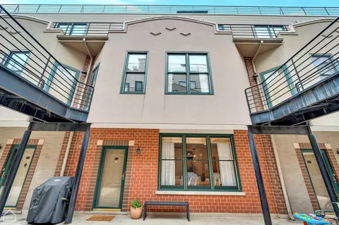 2840 N Lincoln Ave #C4, Chicago, IL 60657
