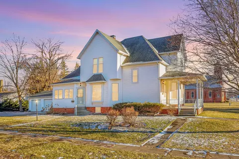 300 S Macon St, Bement, IL 61813
