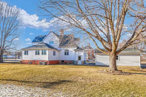 300 S Macon St, Bement, IL 61813 photo 47
