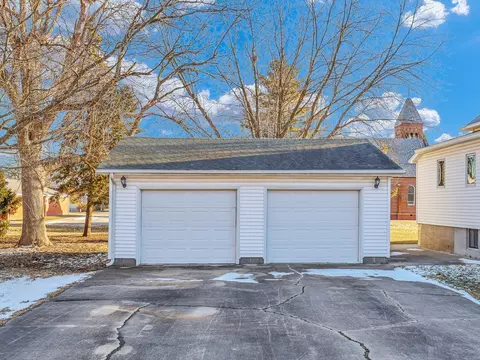 300 S Macon St, Bement, IL 61813 photo 42