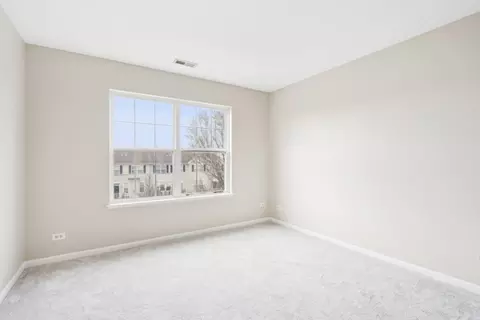 Bedroom - 264 Comstock Dr, Elgin, IL 60123 photo 5 of 7