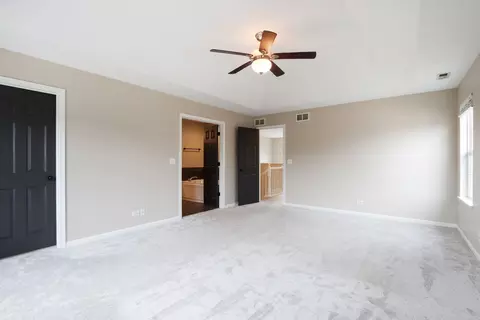 Bedroom - 264 Comstock Dr, Elgin, IL 60123 photo 1 of 7