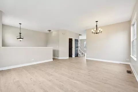Other - 264 Comstock Dr, Elgin, IL 60123 photo 3 of 36