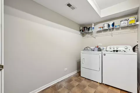 Other - 264 Comstock Dr, Elgin, IL 60123 photo 27 of 36