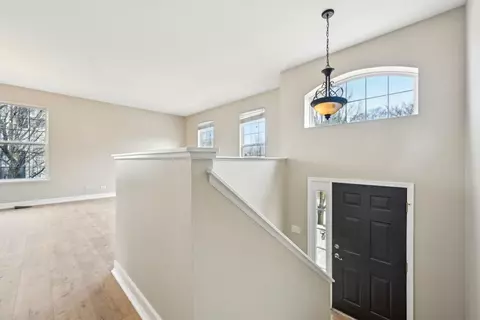 Other - 264 Comstock Dr, Elgin, IL 60123 photo 2 of 36