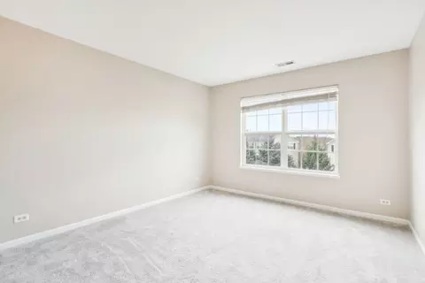 Bedroom - 264 Comstock Dr, Elgin, IL 60123 photo 7 of 7