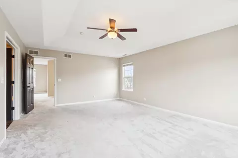 Bedroom - 264 Comstock Dr, Elgin, IL 60123 photo 4 of 7
