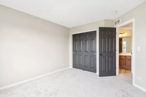 Bedroom - 264 Comstock Dr, Elgin, IL 60123 photo 3 of 7