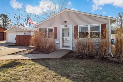 541 Charles Ct, Glendale Heights, IL 60139