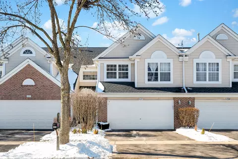 1022 Tara Ln #32, West Chicago, IL 60185