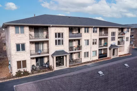 9211 S Roberts Rd #2C, Hickory Hills, IL 60457