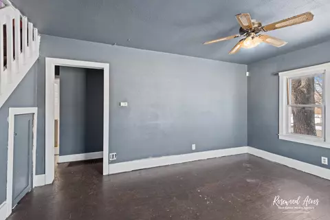 Living - 494 W Williams St, Kankakee, IL 60901 photo 1 of 2