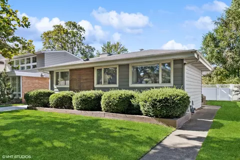 150 N Caroline Ave, Elmhurst, IL 60126