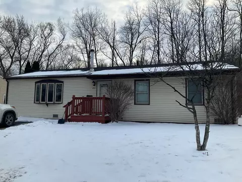233 Rivers View Dr, Carpentersville, IL 60110