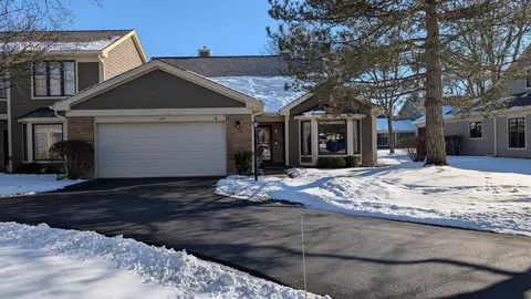 1328 Downs Pkwy #0, Libertyville, IL 60048