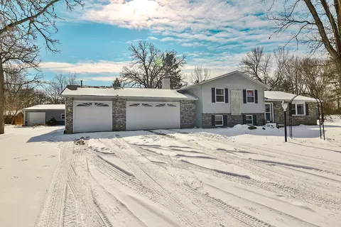 6239 E Bradley Rd, Byron, IL 61010