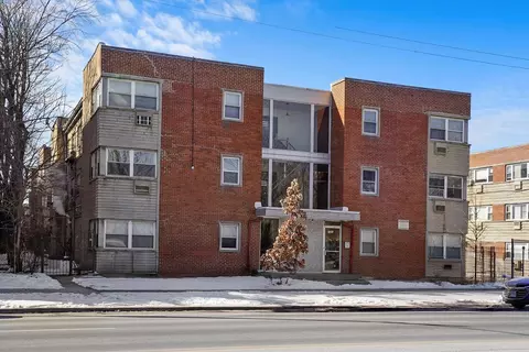 2405 W Balmoral Ave #2C, Chicago, IL 60625