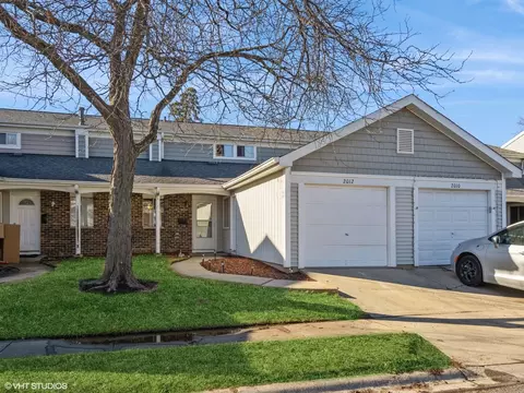 2012 Raleigh Pl, Hoffman Estates, IL 60169
