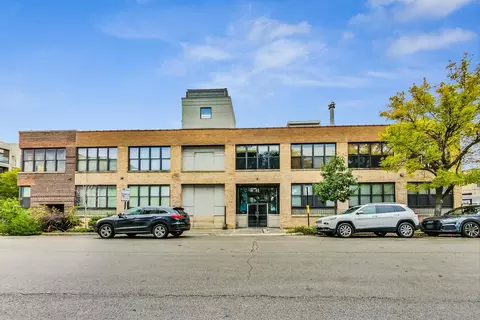 2804 N Lakewood Ave #209, Chicago, IL 60657