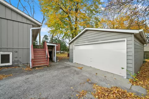 Exterior - 34716 N Holman Ave, Ingleside, IL 60041 photo 10 of 11